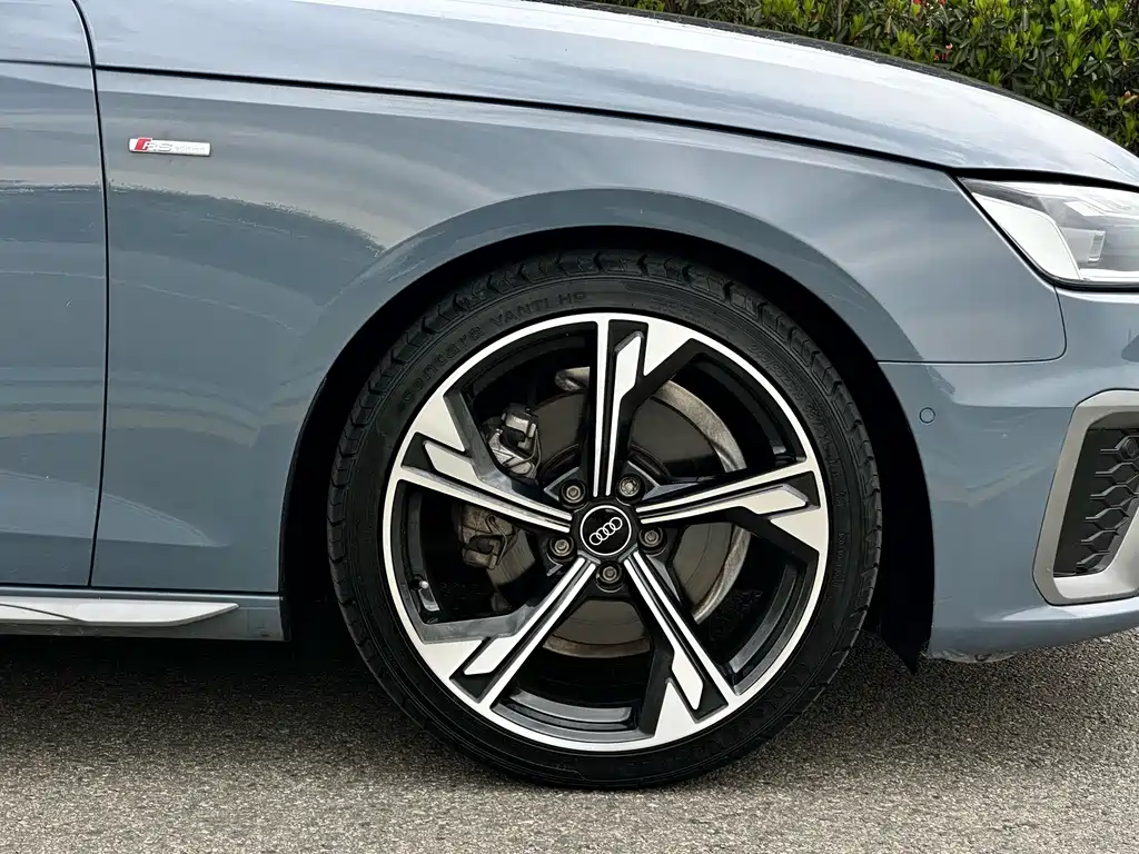 Audi A4L — фото 8