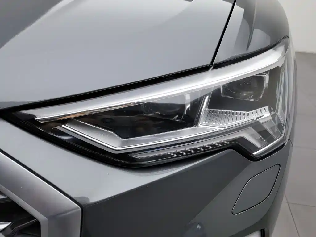 Audi Q3 Sportback — фото 7