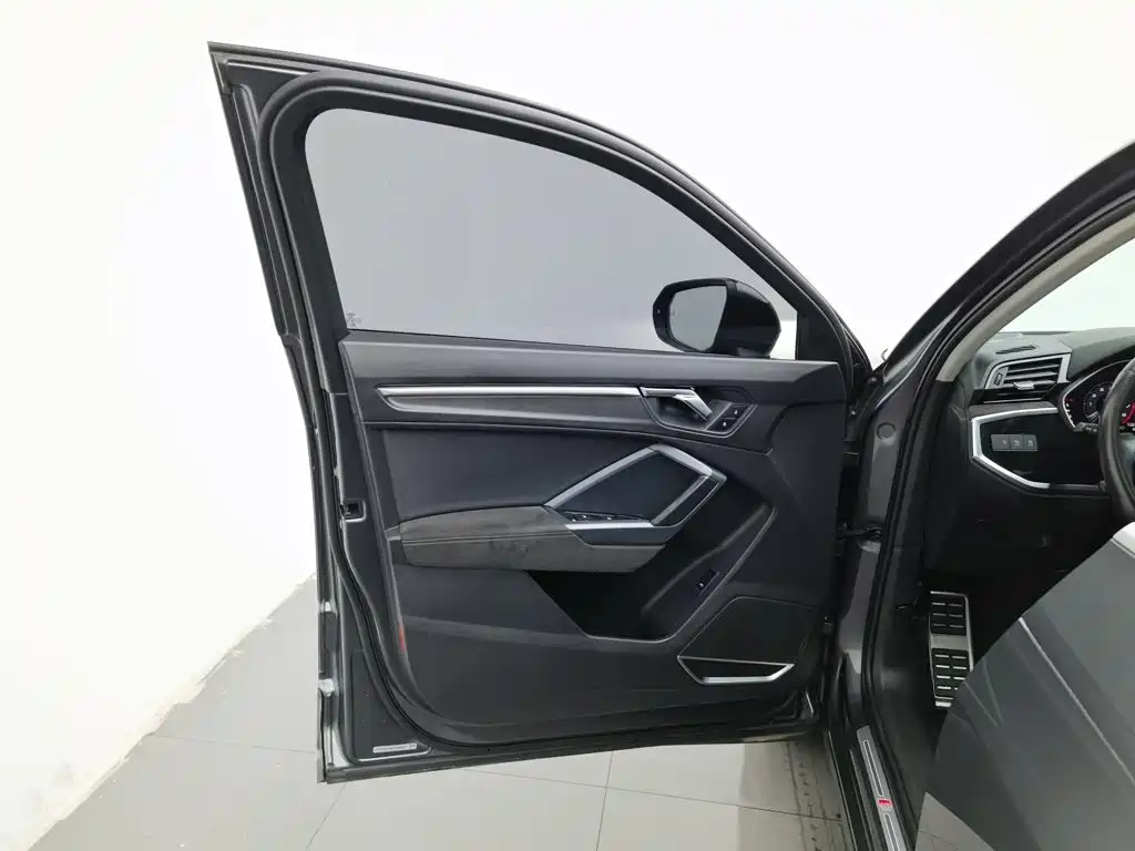 Audi Q3 Sportback — фото 8