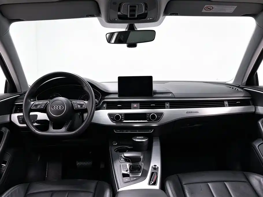 Audi A4L — фото 9