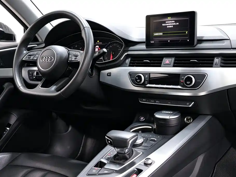 Audi A4L — фото 10