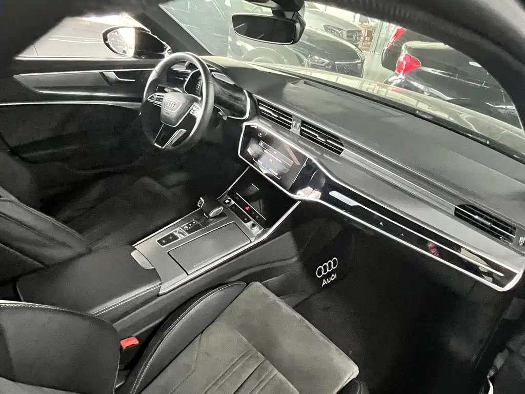 Audi A6L — фото 7