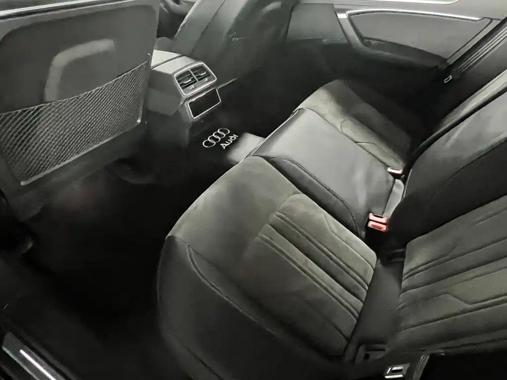 Audi A6L — фото 9