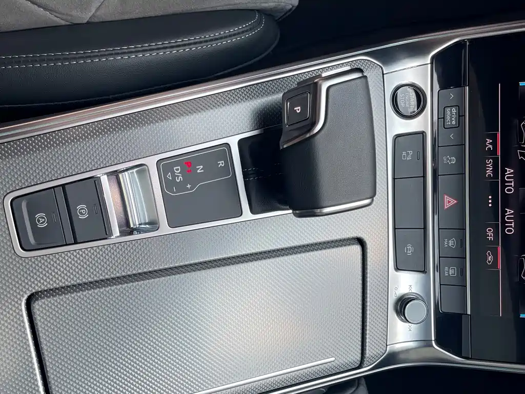 Audi A6L — фото 24