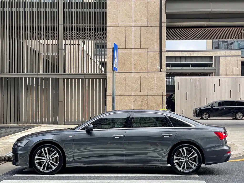 Audi A6L — фото 4