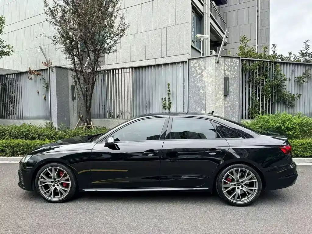 Audi S4 — фото 6