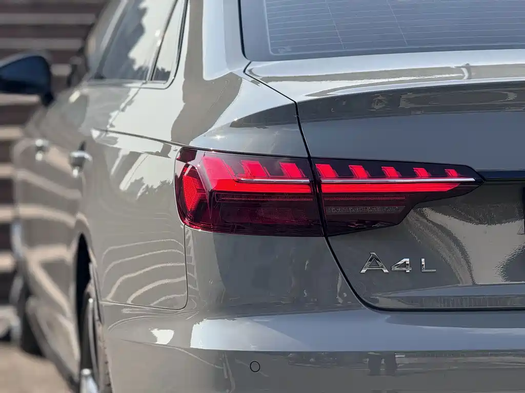 Audi A4L — фото 14