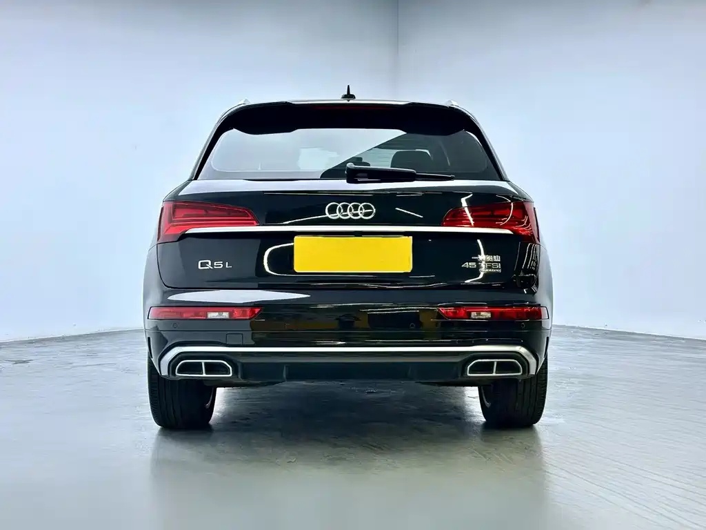 Audi Q5L — фото 5
