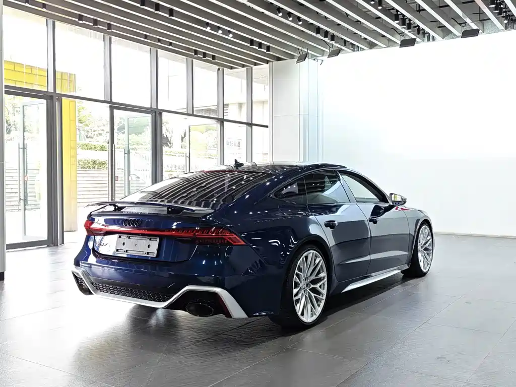 Audi A7 — фото 21