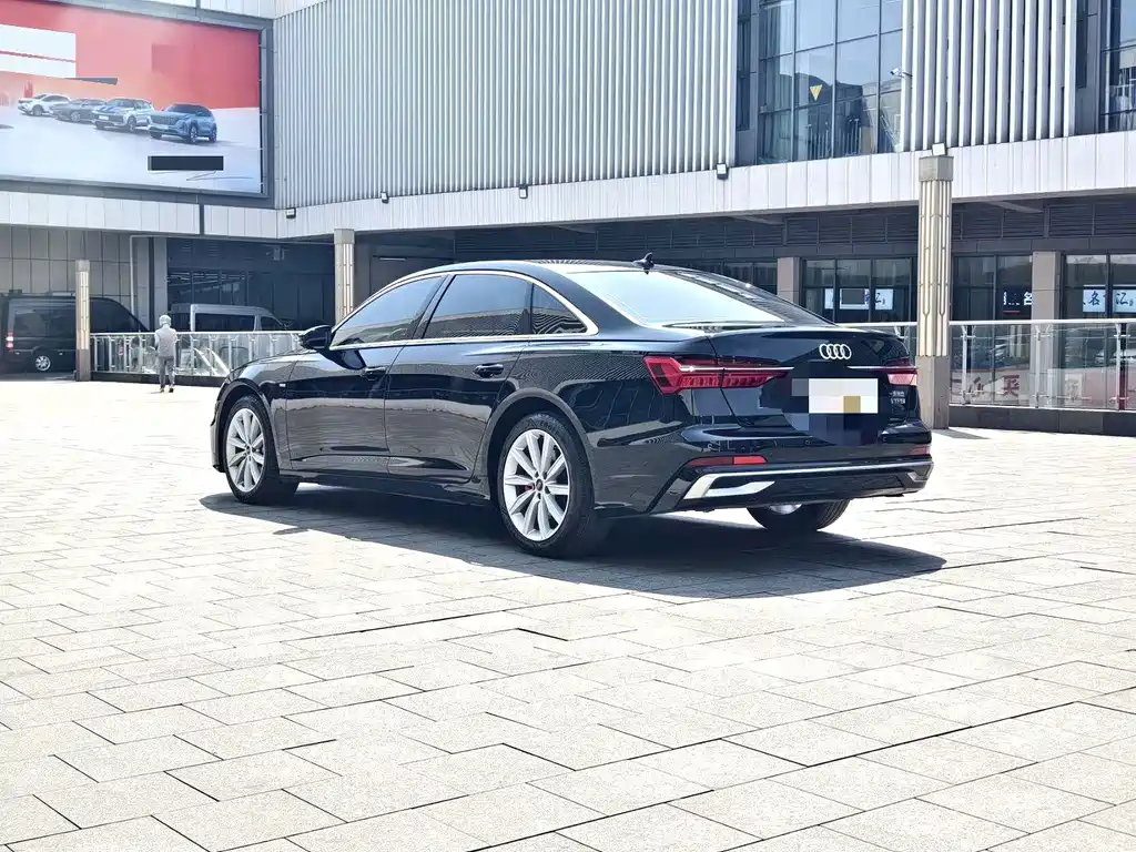 Audi A6L — фото 10