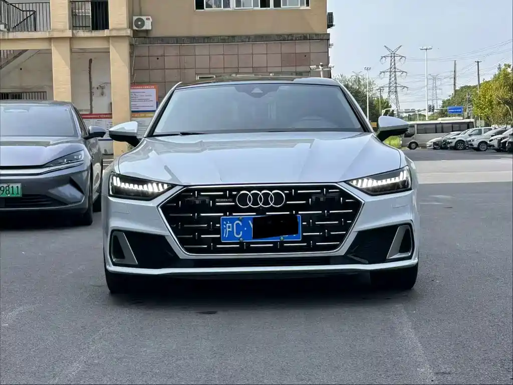 Audi A7L — фото 2