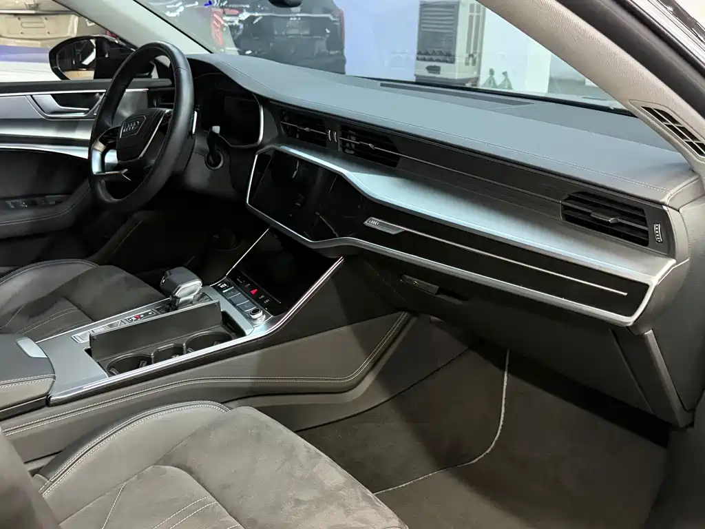 Audi A7L — фото 4