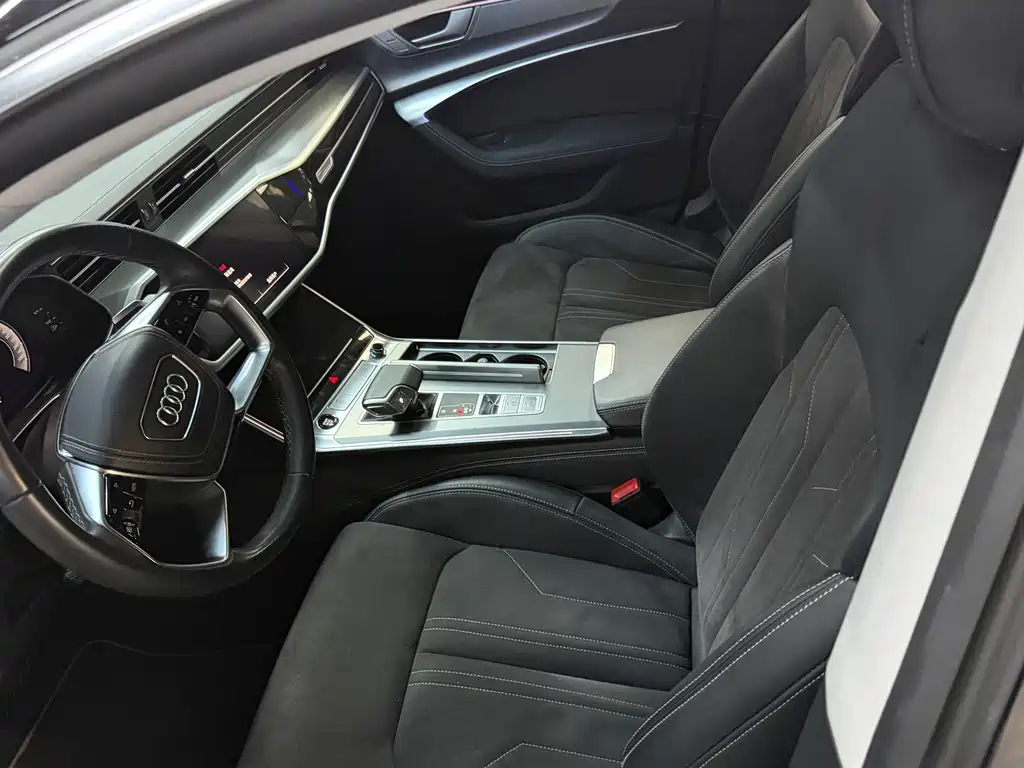 Audi A7L — фото 10