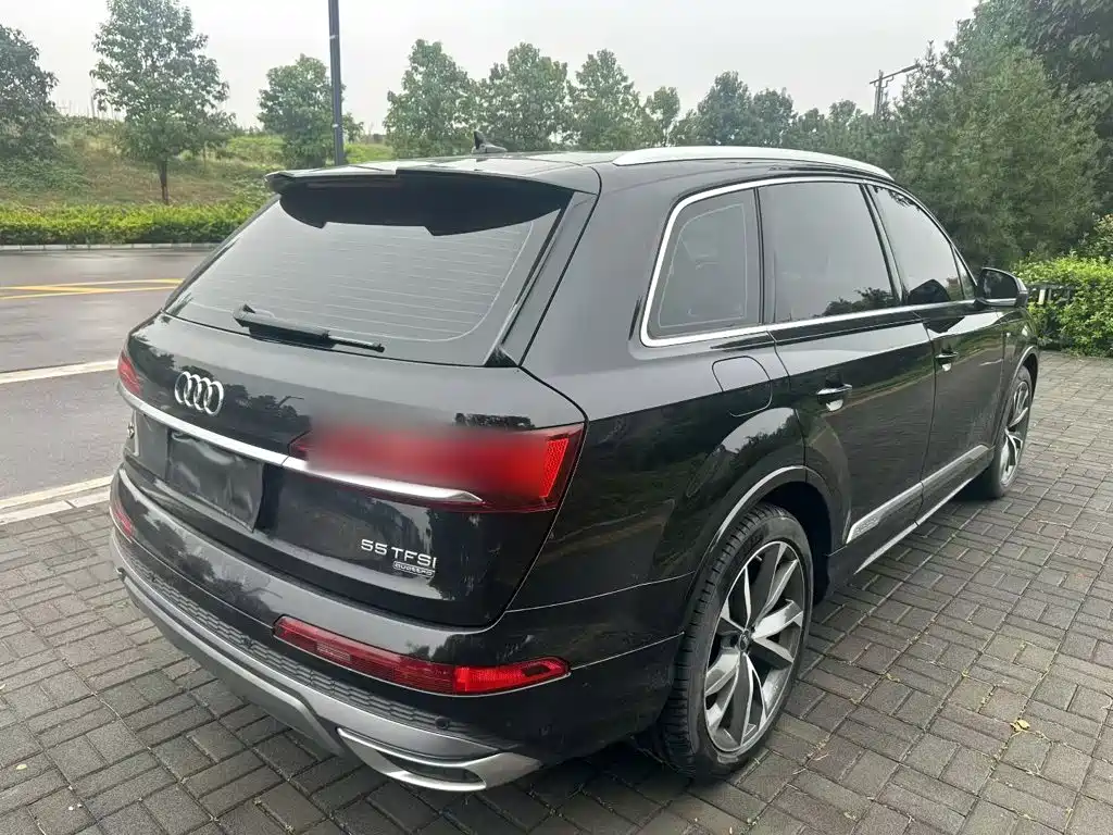 Audi Q7 — фото 7