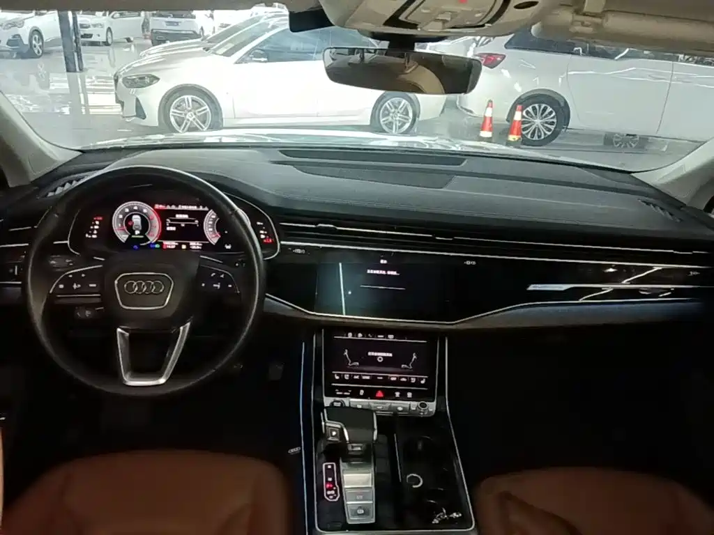 Audi Q7 — фото 10