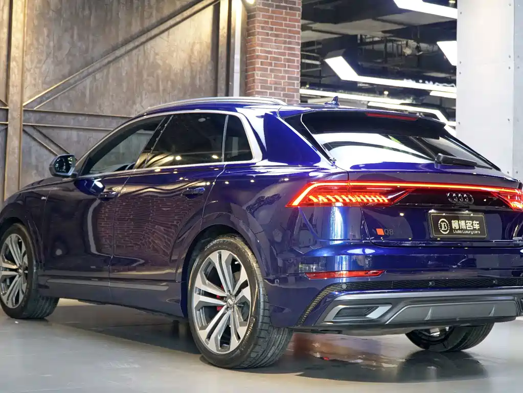 Audi Q8 — фото 8