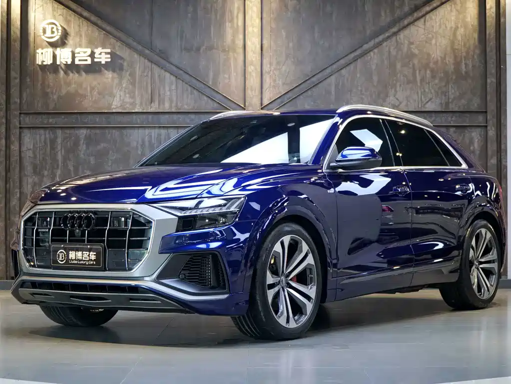 Audi Q8 — фото 1