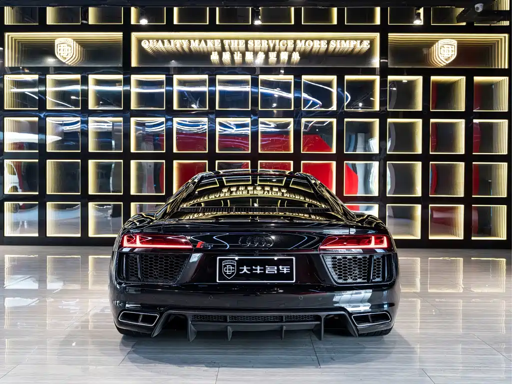 Audi R8 — фото 5