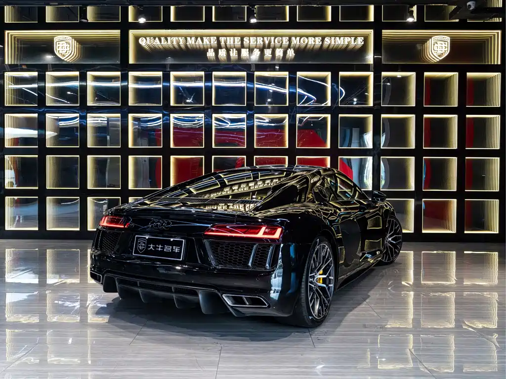 Audi R8 — фото 6