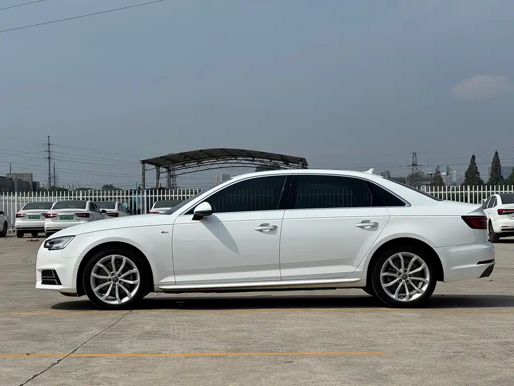Audi A4L — фото 3