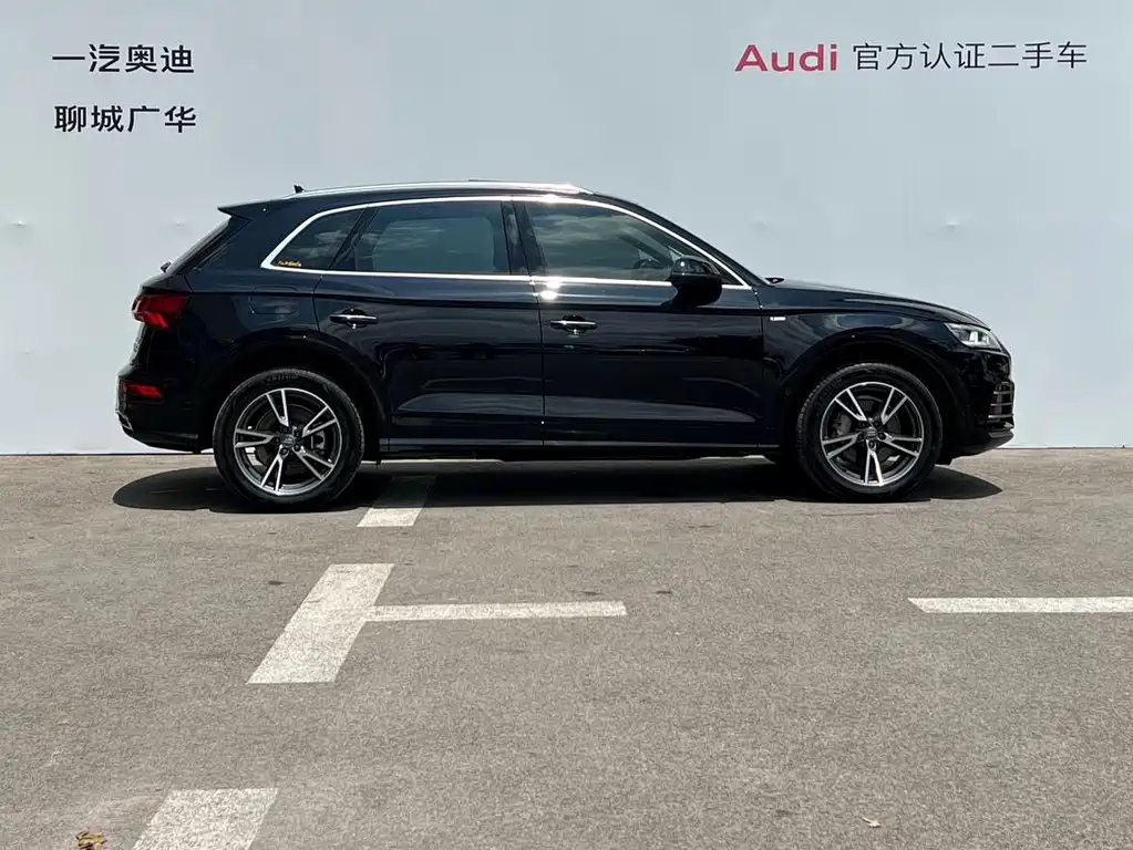 Audi Q5L — фото 3