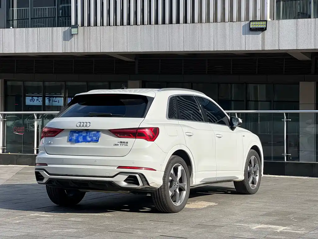Audi Q3 — фото 4