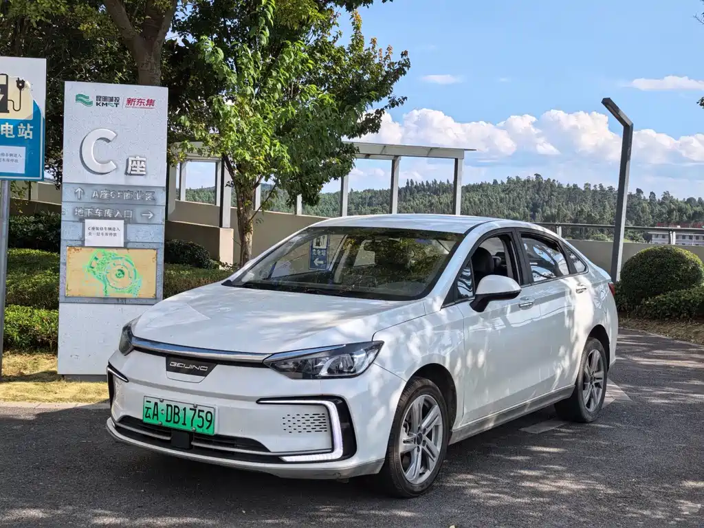 BAIC EU5