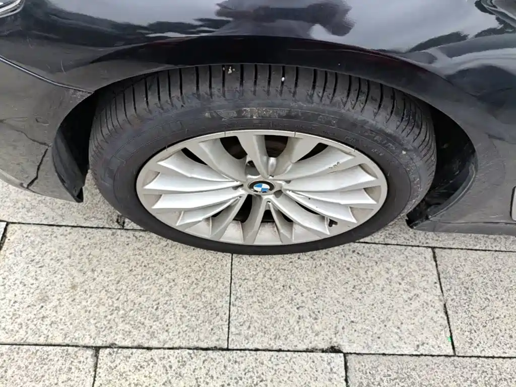 BMW 5 Series — фото 23