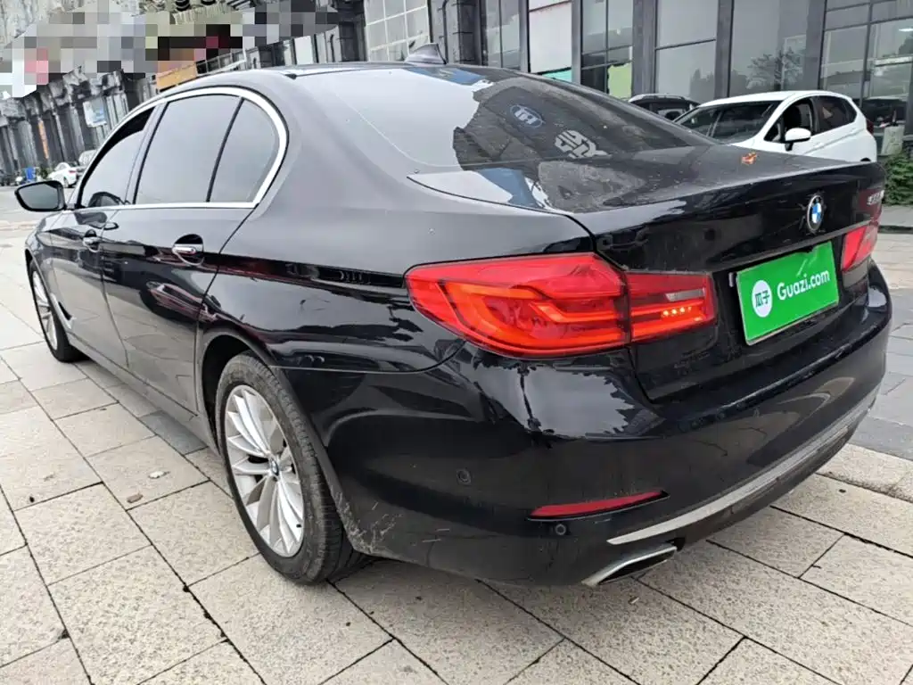BMW 5 Series — фото 5
