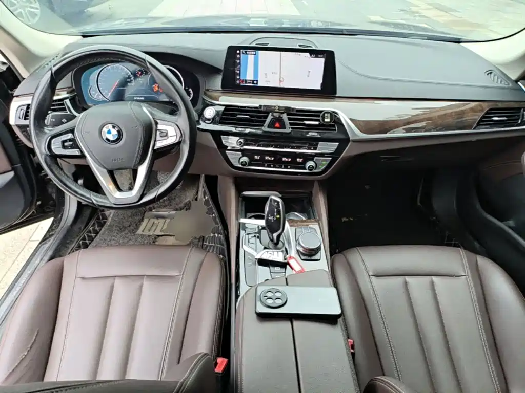 BMW 5 Series — фото 10