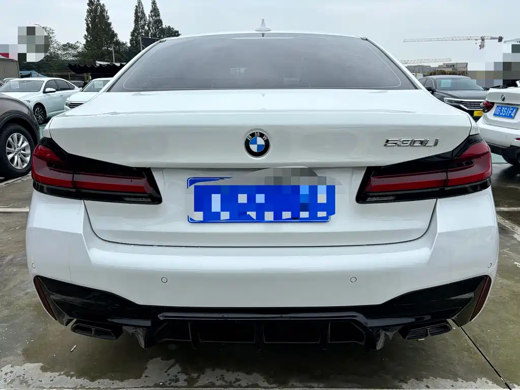 BMW 5 Series — фото 14