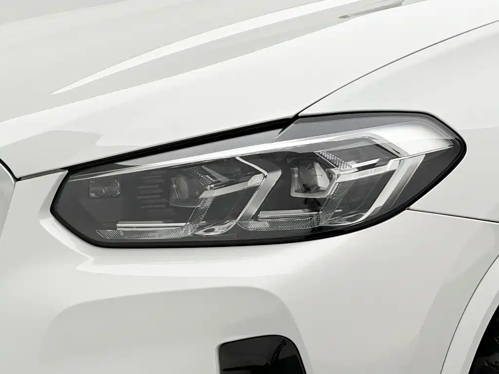 BMW iX3 — фото 29
