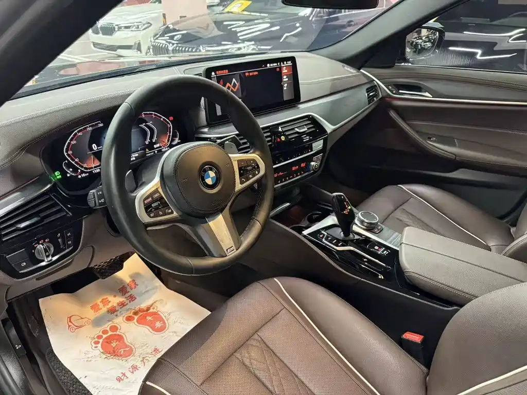 BMW 5 Series — фото 4