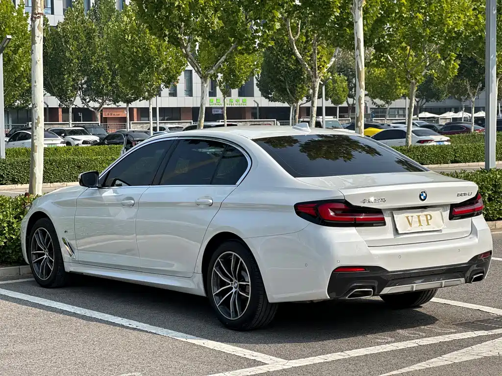 BMW 5 Series — фото 6