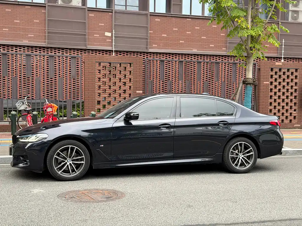 BMW 5 Series — фото 3