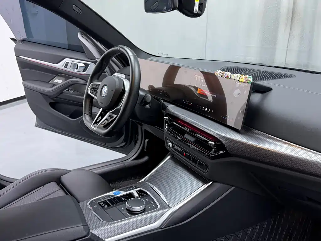 BMW i4 — фото 11