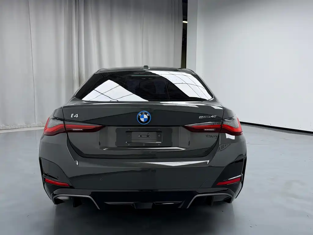 BMW i4 — фото 13