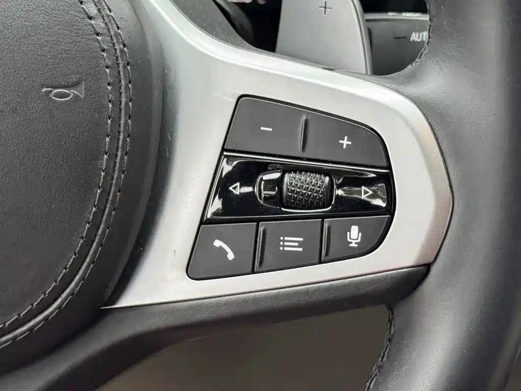 BMW 5 Series — фото 15