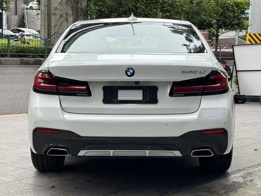 BMW 5 Series — фото 4