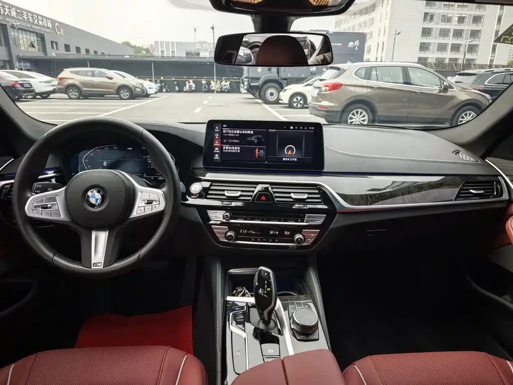 BMW 5 Series — фото 13