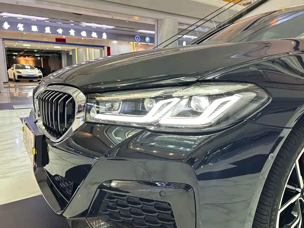 BMW 5 Series — фото 17