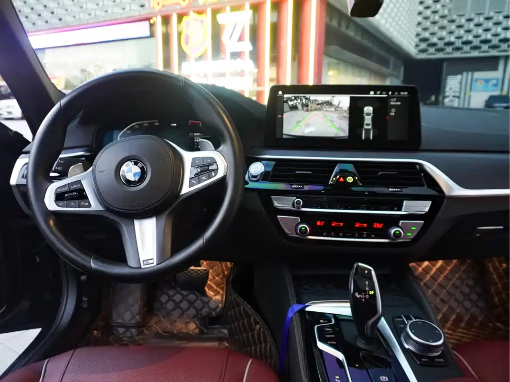 BMW 5 Series — фото 18