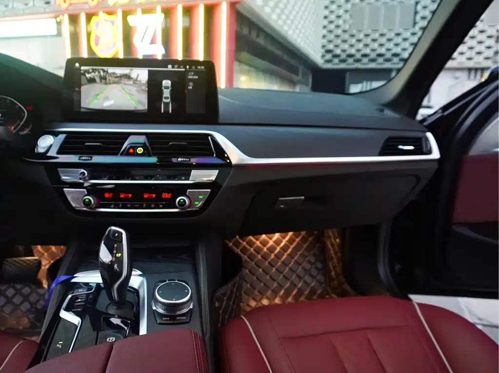BMW 5 Series — фото 19