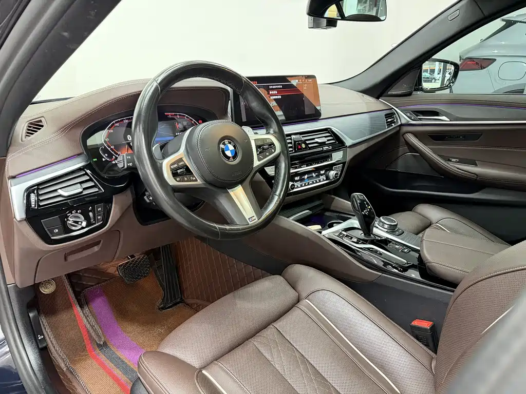 BMW 5 Series — фото 13