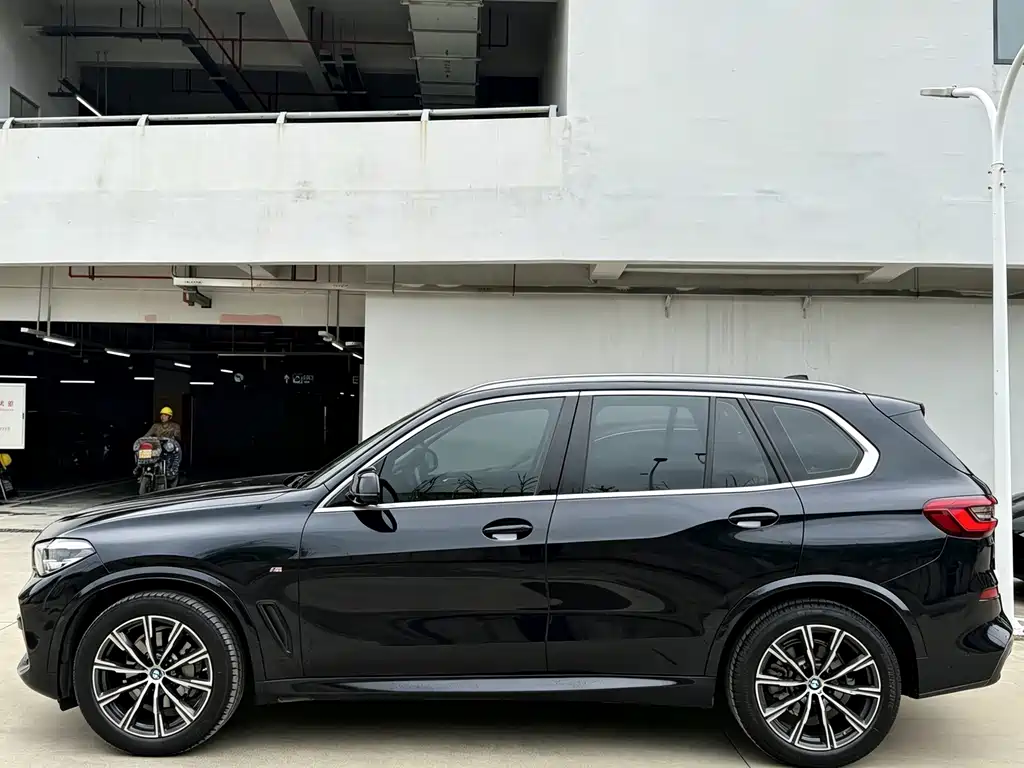 BMW X5 (Import) — фото 3