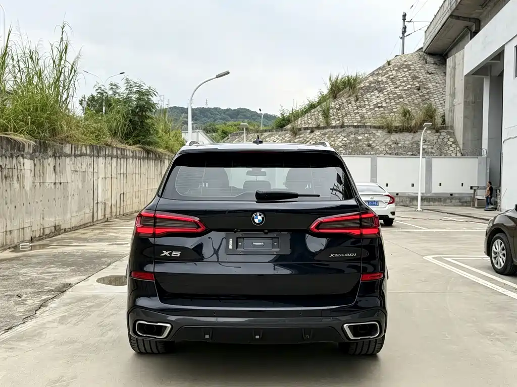 BMW X5 (Import) — фото 8