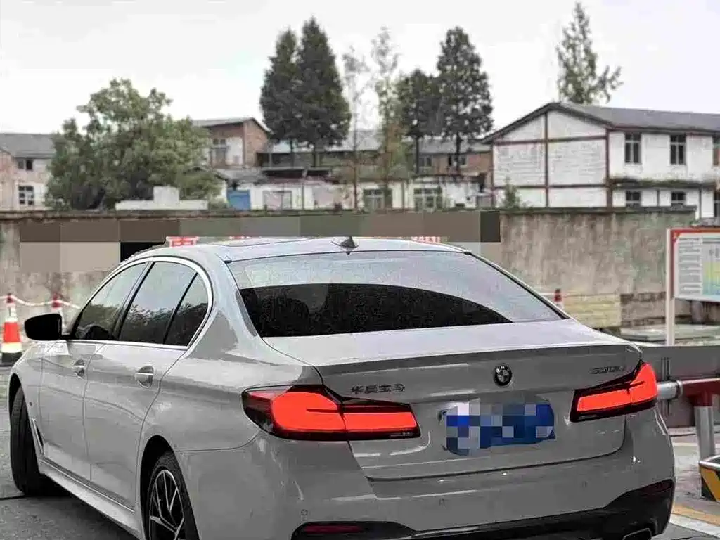 BMW 5 Series — фото 3