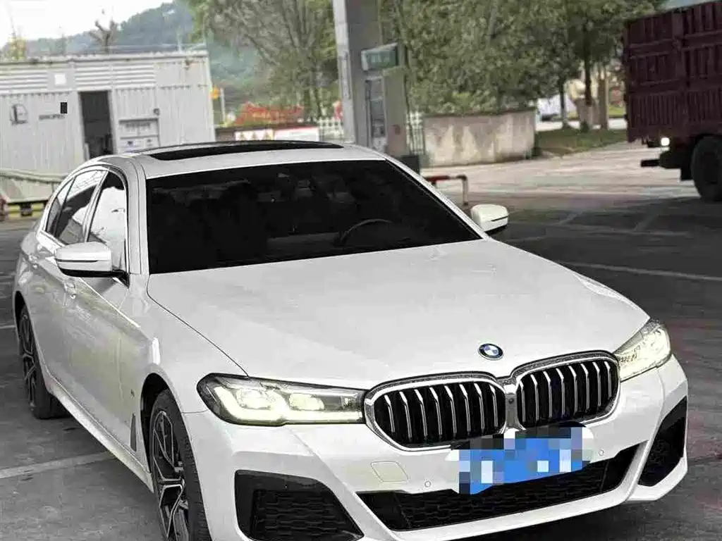 BMW 5 Series — фото 4