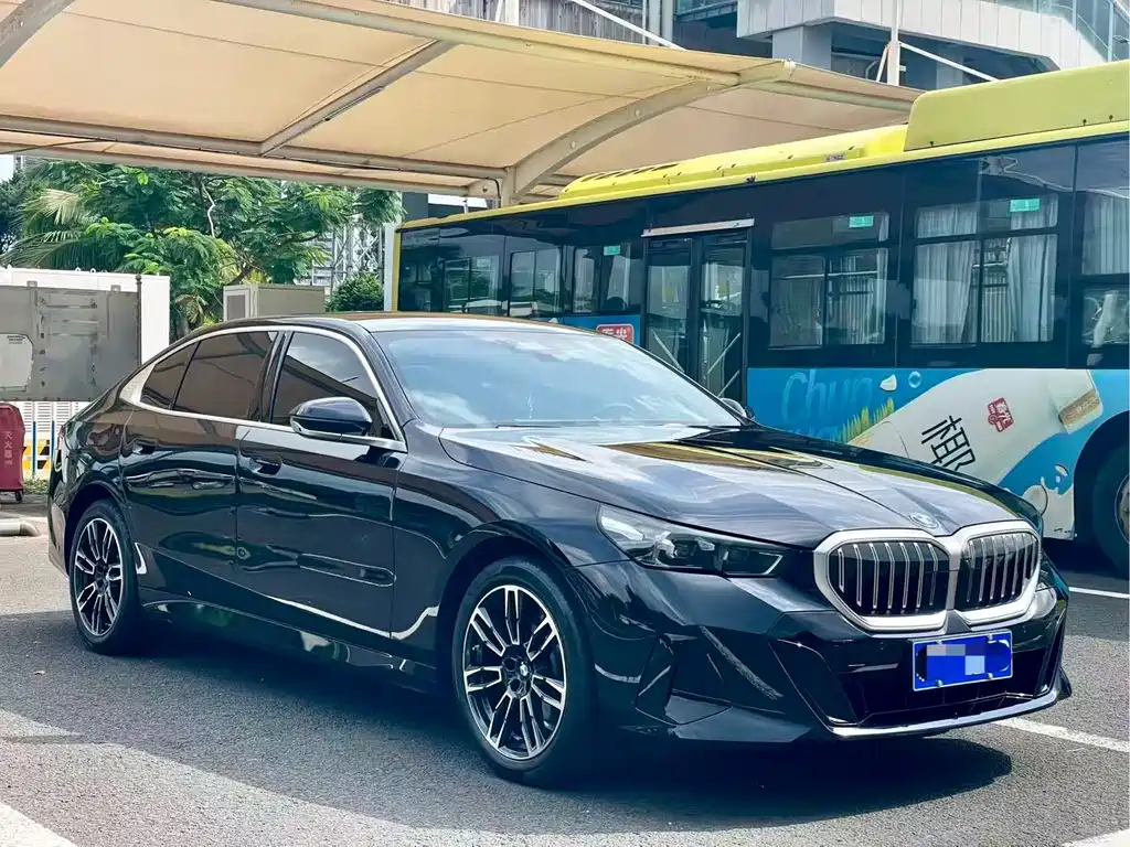 BMW 5 Series — фото 3