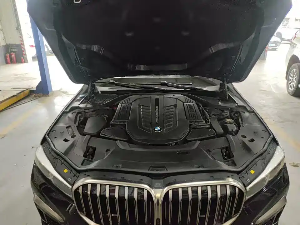 BMW 7 Series — фото 11